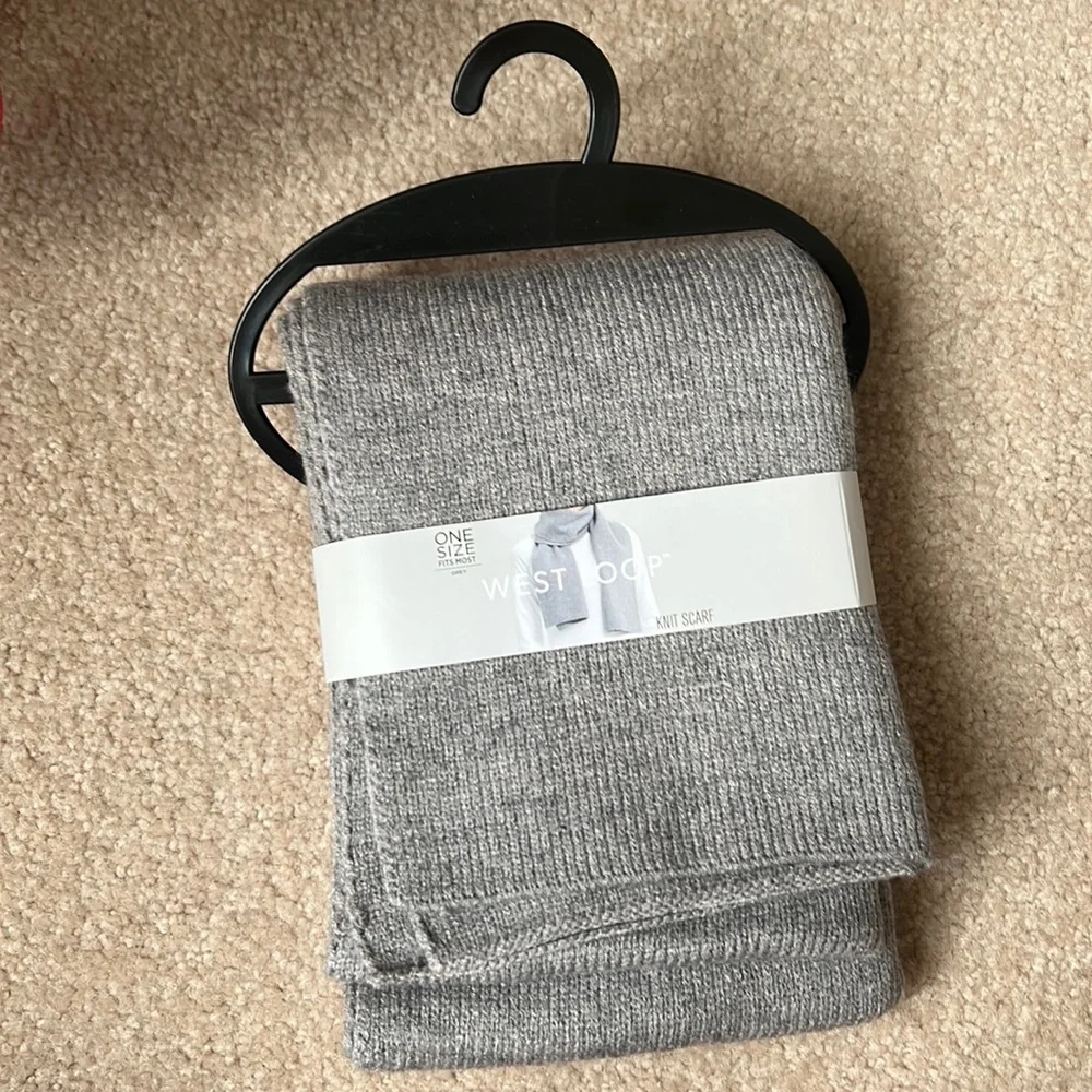 NWT Unisex Grey West Loop Knit Scarf